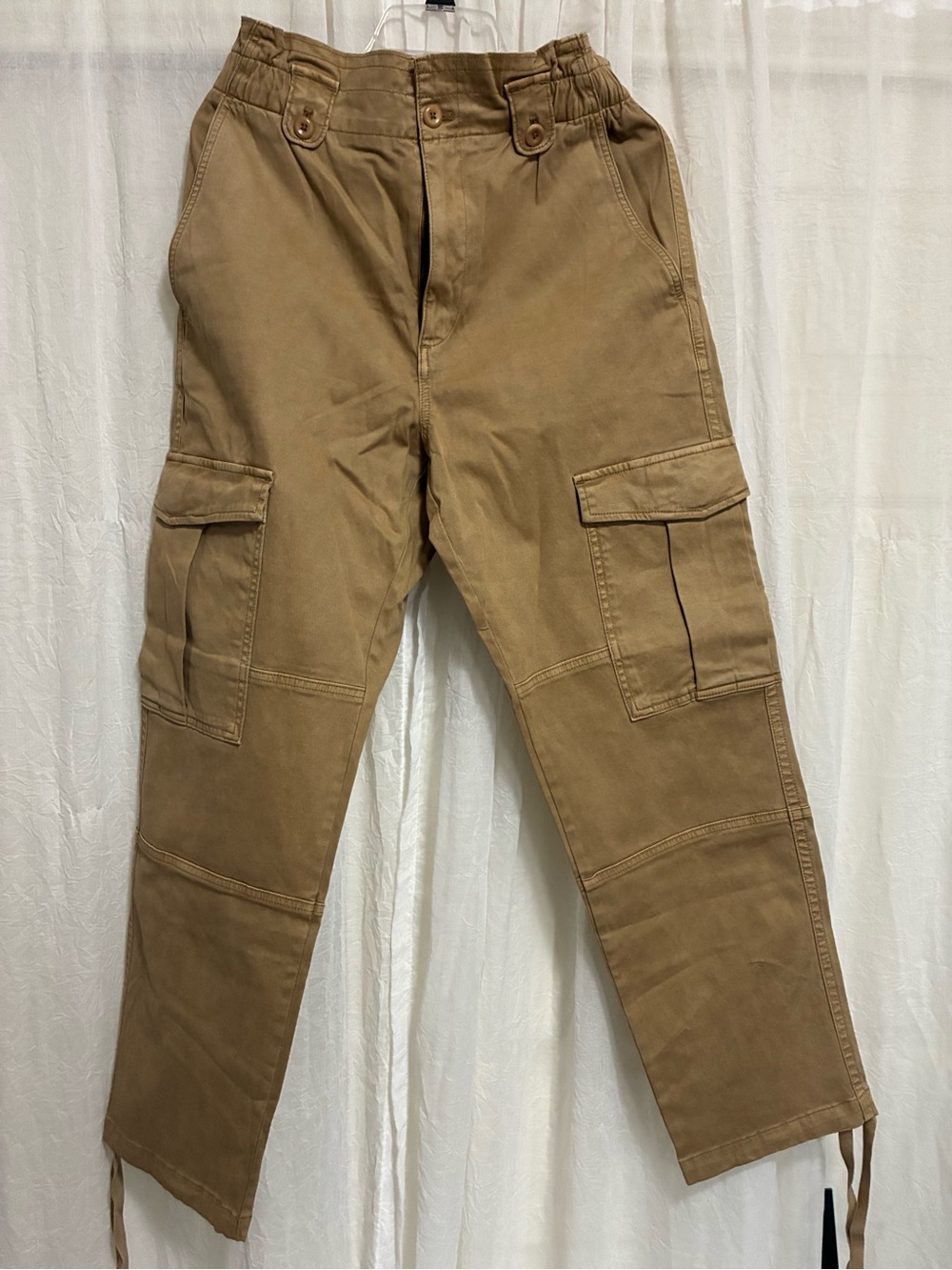 Banana Republic Men's Cargo Pants in Khaki Brown